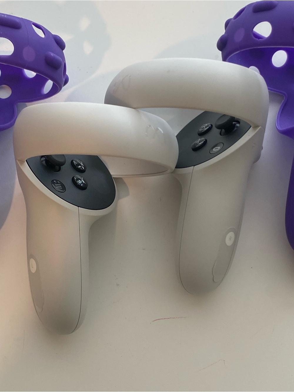 Oculus Quest 2 Left + Right - Picture 3 of 8